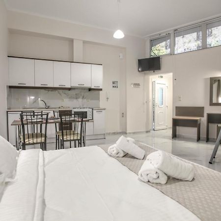 Del Sol #2 Meteora Luxurious Family Suites 卡兰巴卡 外观 照片