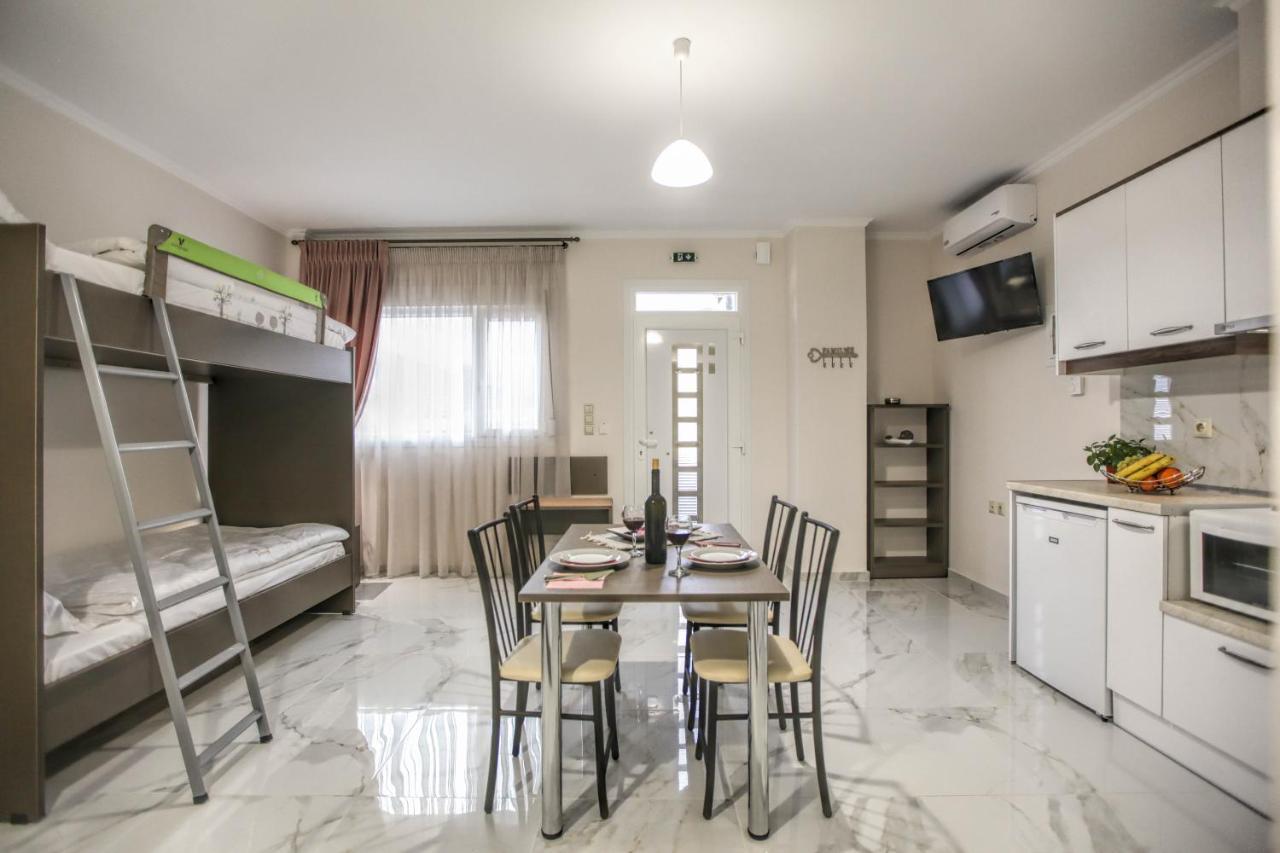 Del Sol #2 Meteora Luxurious Family Suites 卡兰巴卡 外观 照片