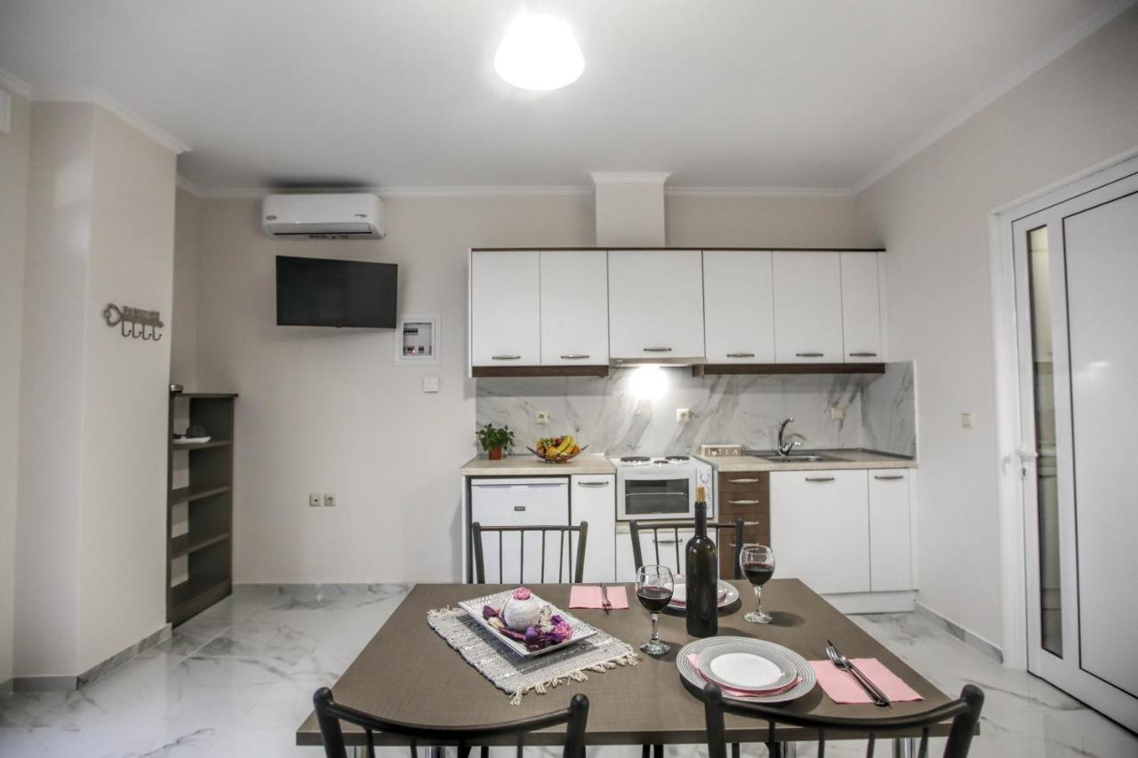 Del Sol #2 Meteora Luxurious Family Suites 卡兰巴卡 外观 照片