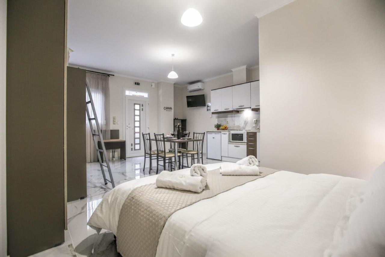 Del Sol #2 Meteora Luxurious Family Suites 卡兰巴卡 外观 照片