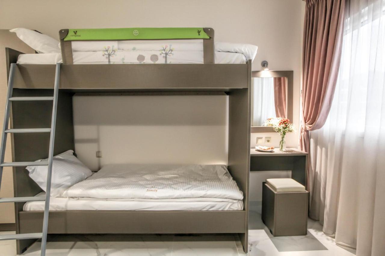 Del Sol #2 Meteora Luxurious Family Suites 卡兰巴卡 外观 照片