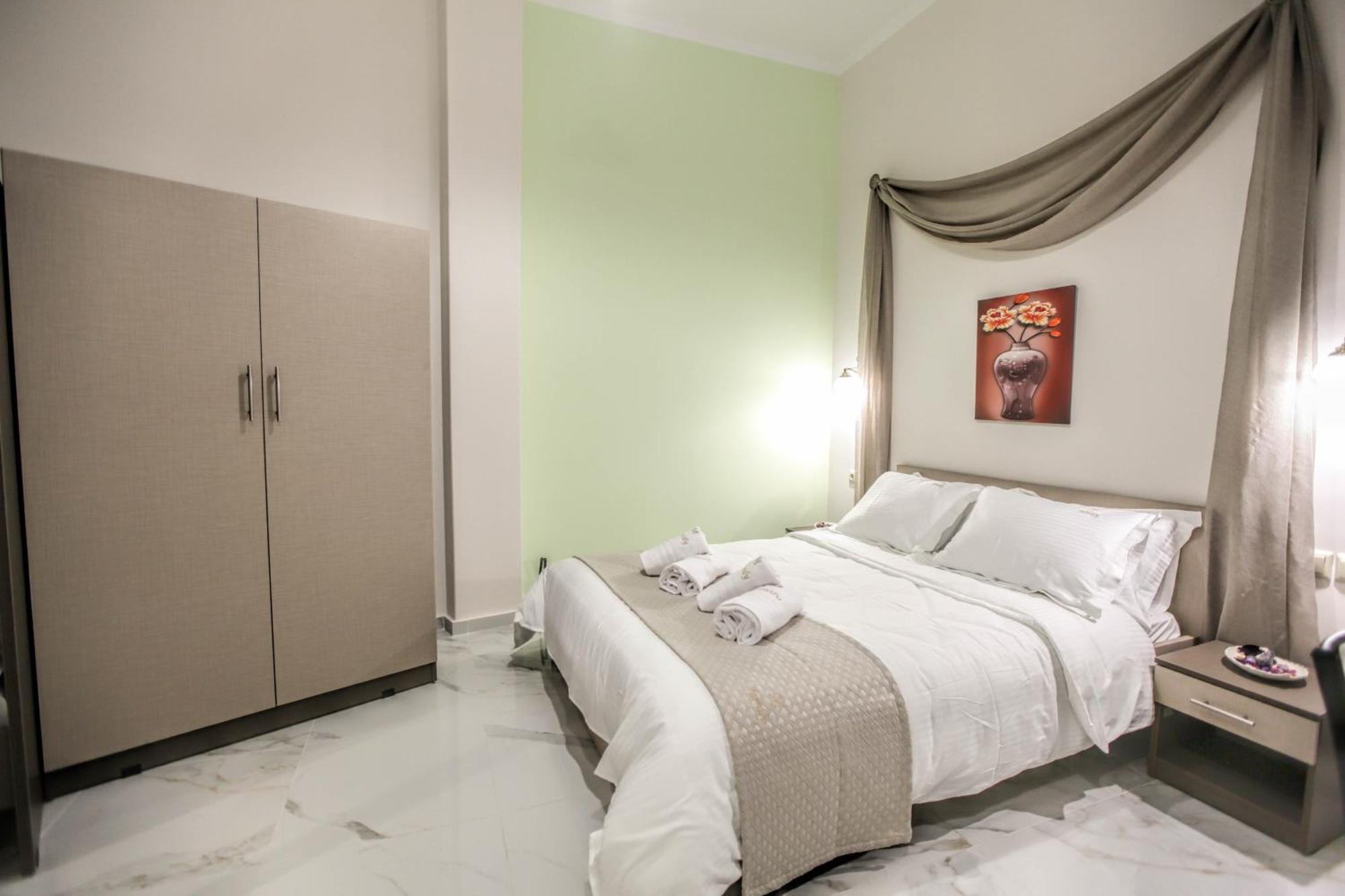 Del Sol #2 Meteora Luxurious Family Suites 卡兰巴卡 外观 照片