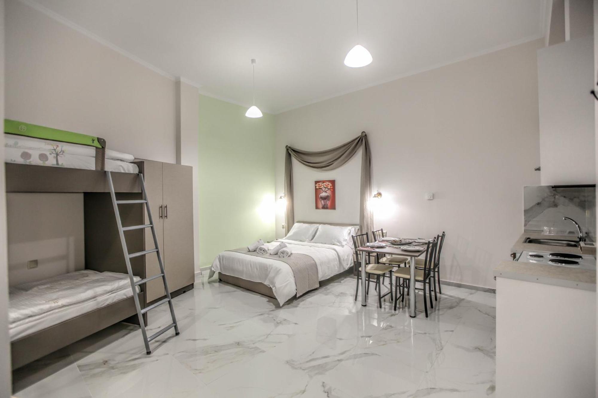 Del Sol #2 Meteora Luxurious Family Suites 卡兰巴卡 外观 照片