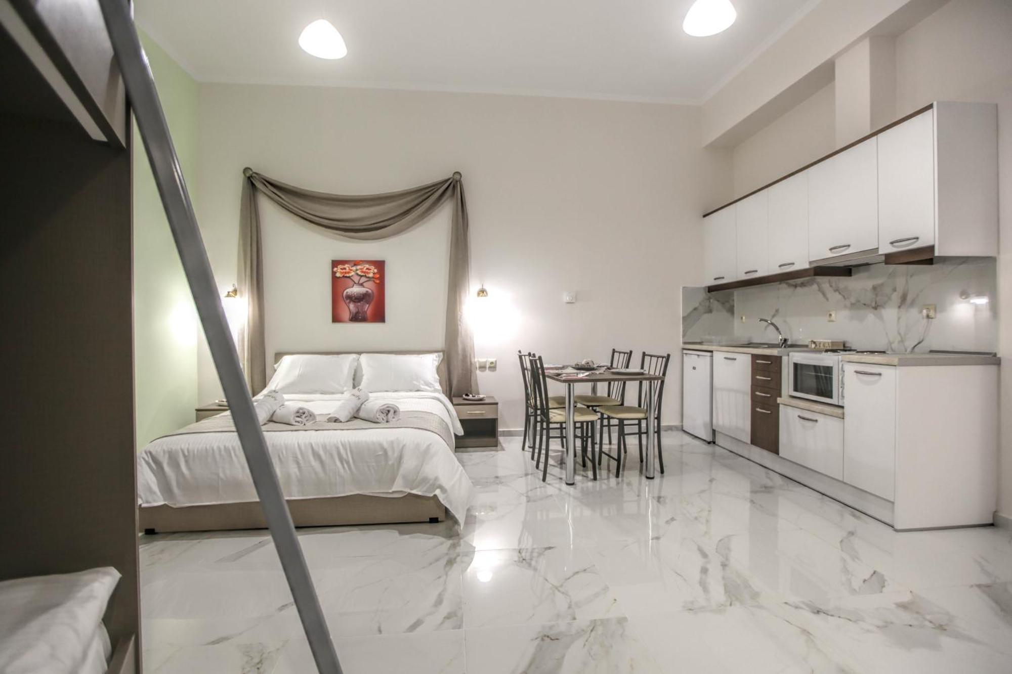 Del Sol #2 Meteora Luxurious Family Suites 卡兰巴卡 外观 照片